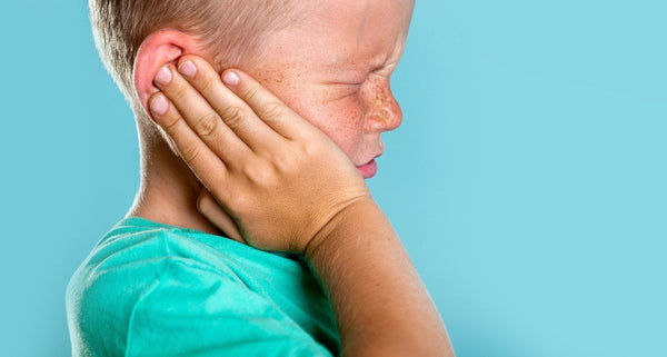 Otite nei bambini? Antibiotico, febbre, dolore. Come mi devo comportare?