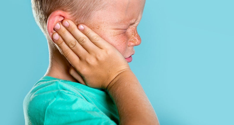 Otite nei bambini? Antibiotico, febbre, dolore. Come mi devo comportare?